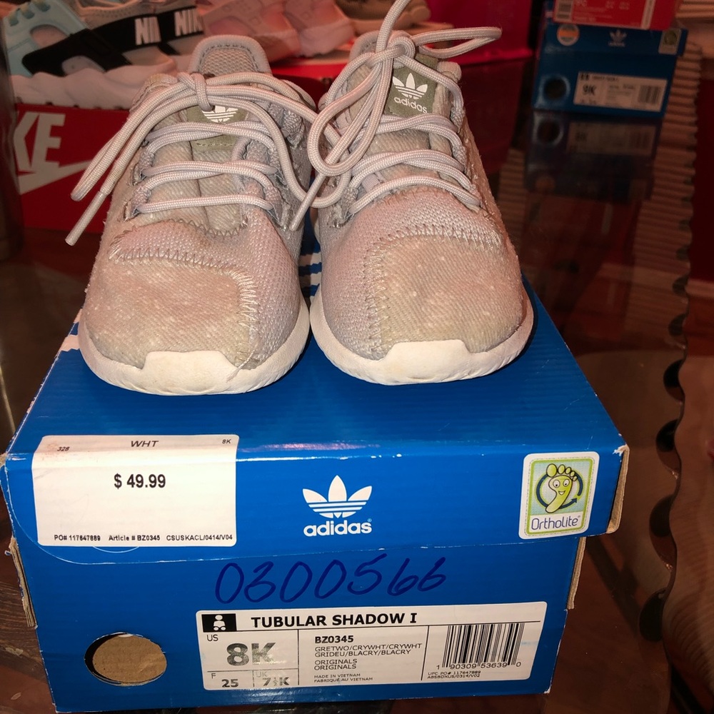 Sz 8C Adidas